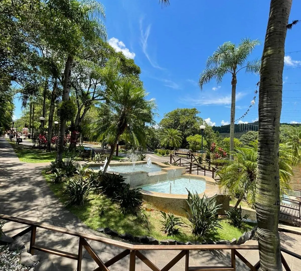 Apto Lirio Da Paz- 3 Quartos Com Sacadas,Espacoso E De Frente Para Avenida Principal! Piratuba